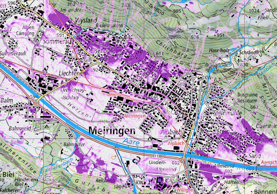 Die Karte zeigt die Gefährdung durch Oberflächenabfluss im Gemeindegebiet von Meiringen (BE).