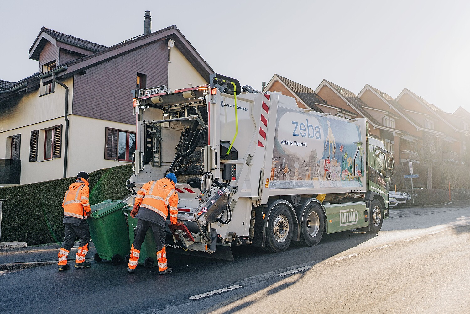Ein neuer Lastwagen mit Elektroantrieb unterwegs.