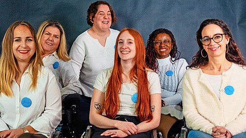 Das «Team Ticino Accessibile», eine Gruppe Frauen mit Behinderungen, hatte mit öffentlichem Druck zur Annahme der Motion beigetragen. 