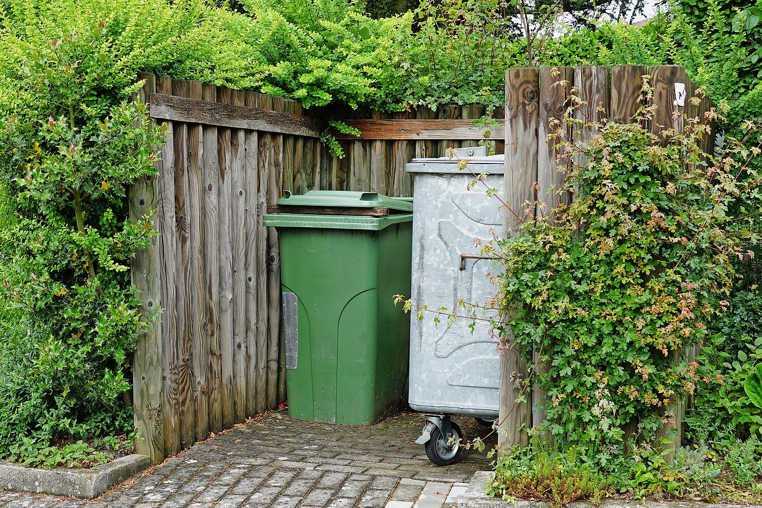 1973217935 Das neue Umweltschutzgesetz betrifft unter anderem Siedlungsabfälle.