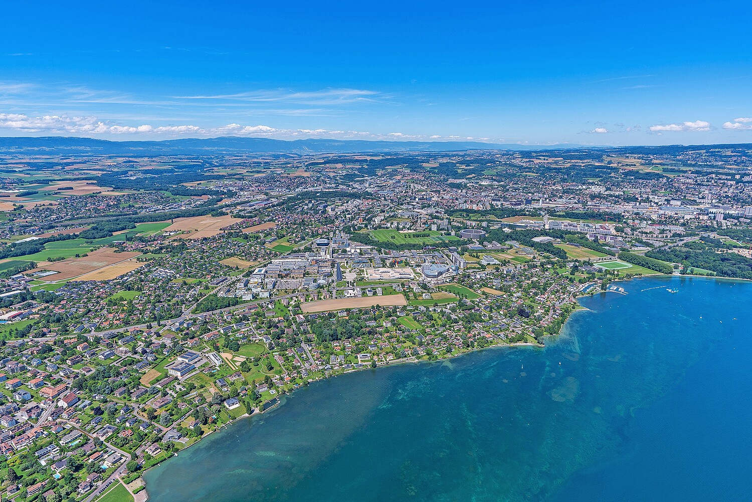 Blick auf die acht Gemeinden im Westen von Lausanne.