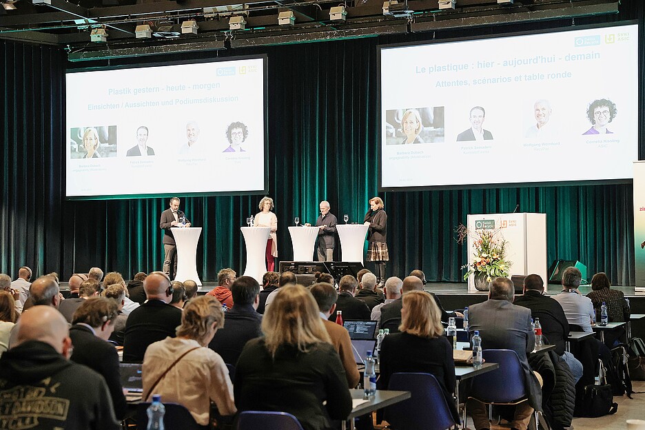 Podiumsdiskussion am Recyclingkongress 2024.